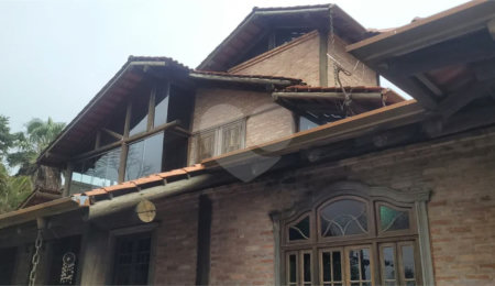 Casa à venda ou para alugar com 5 suítes no condomínio Cantareira, Mairiporã - SP