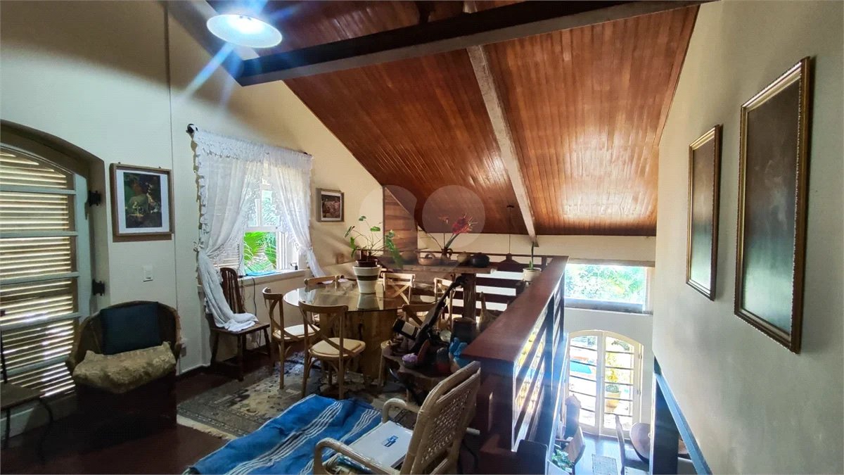 Casa á venda em condominio em Caieiras SP