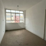 Kitnet Compacta na Liberdade – 33m² | Portaria 24h | Aceita Pets