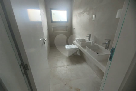 Casa exclusiva em Atibaia de alto padrão com 3 suítes, piscina, espaço gourmet, condomínio fechado, aceita financiamento