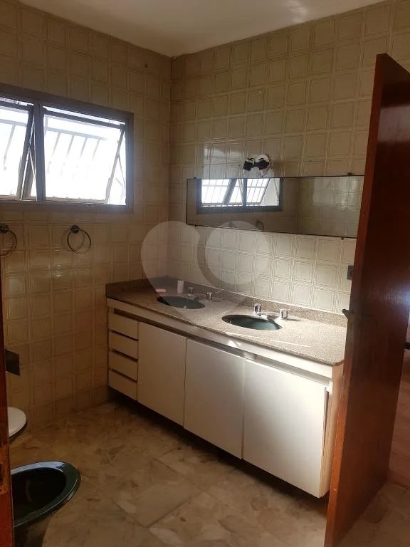 CASA TÉRREA PARA VENDA OU LOCAÇÃO COM 3 DORMITÓRIOS NO BOLSÃO DE INTERLAGOS