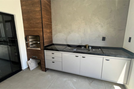 Casa Assobradada com 3 suítes na Vila Thais em Atibaia