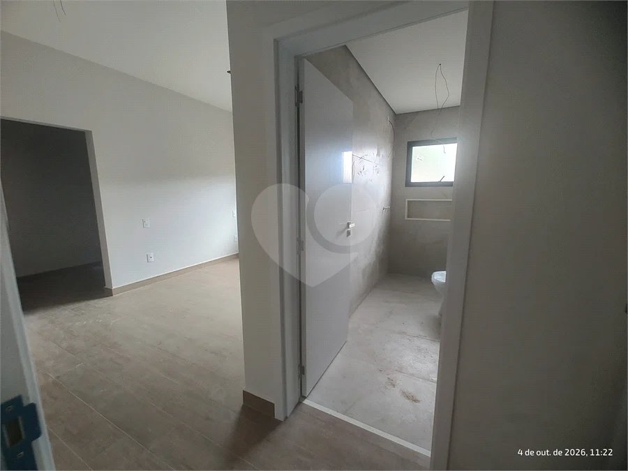Casa exclusiva em Atibaia de alto padrão com 3 suítes, piscina, espaço gourmet, condomínio fechado, aceita financiamento