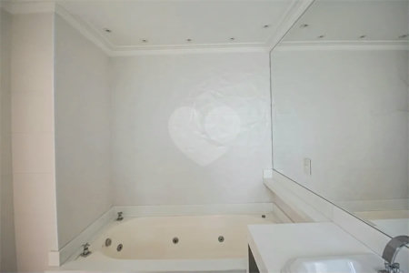 Cobertura de 260 m² em São Bernardo do Campo, com 4 dormitórios, 3 suítes, piscina privativa, espaço gourmet e vista livre. Viva esse privilégio! Agende sua visita e encante-se!