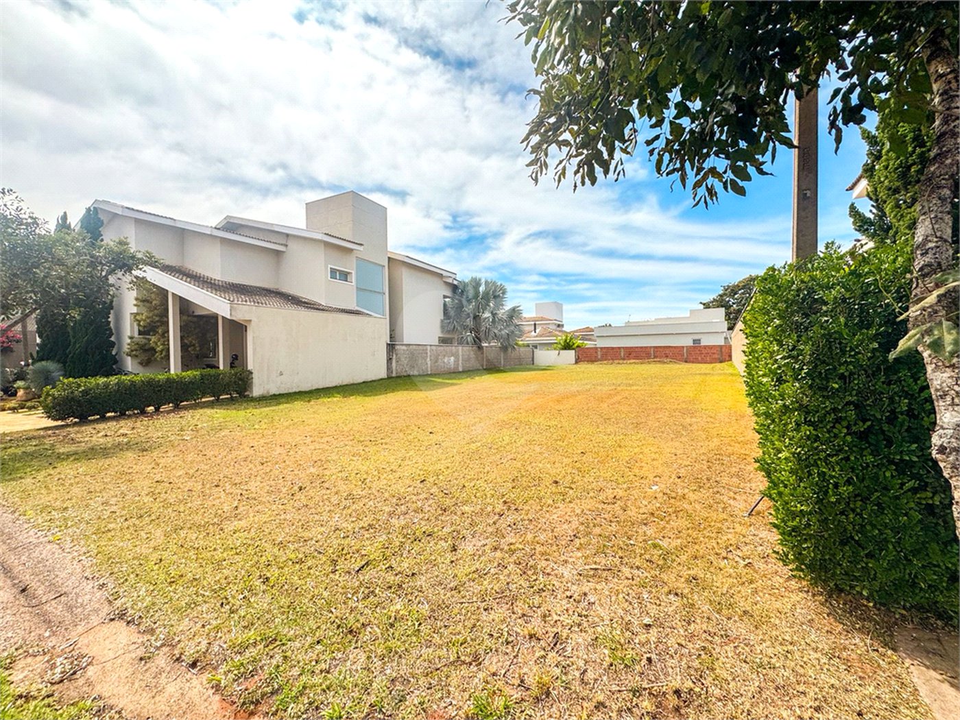 Terreno com 494m2 á venda, no condomínio Damha II, em São Carlos.