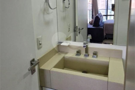 Apartamento no Itaim Bibi de 45m2 com 1 dorm, 1 banheiro, 1vaga. Estuda permuta. Viva a um passo dos melhores shoppings, hospitais, escolas e rodovias principais com 1 dorm, 1 banheiro, 1 vaga. Estuda permuta