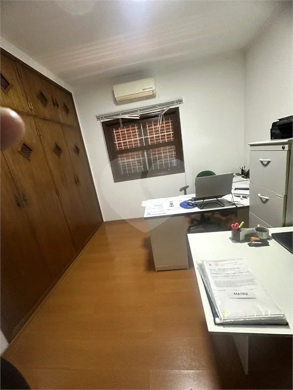 Casa à venda com 4 quartos, sendo 1 suíte,  no Centro, Vinhedo, SP