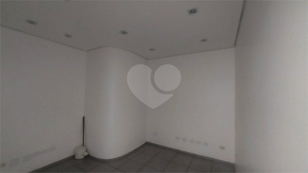 Sala Comercial na Prestigiada Alameda Lucas Nogueira Garcez