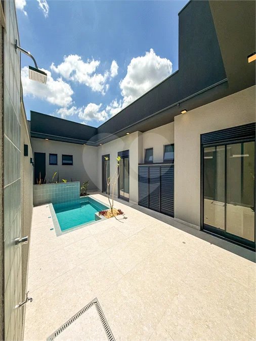 Casa Térrea Evidências - Indaiatuba/SP - R$ 1.950.000,00 - Área Total 307,33 m² - Área Construída 201,90 m² - TÉRREA - 03 suítes sendo a master com closet; Escritório; Lavabo; Cozinha com cooktop, forno, micro-ondas e coifa; Móveis planejados na hall de entrada, sala, escritório, cozinha, gourmet, s