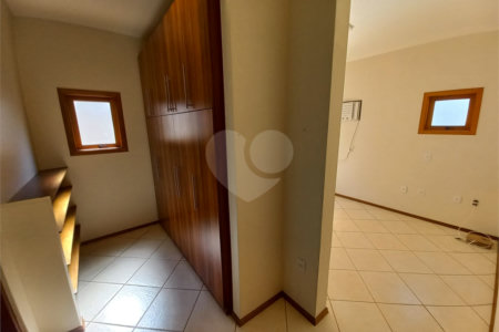 Casa Térrea no Condomínio Damha I,