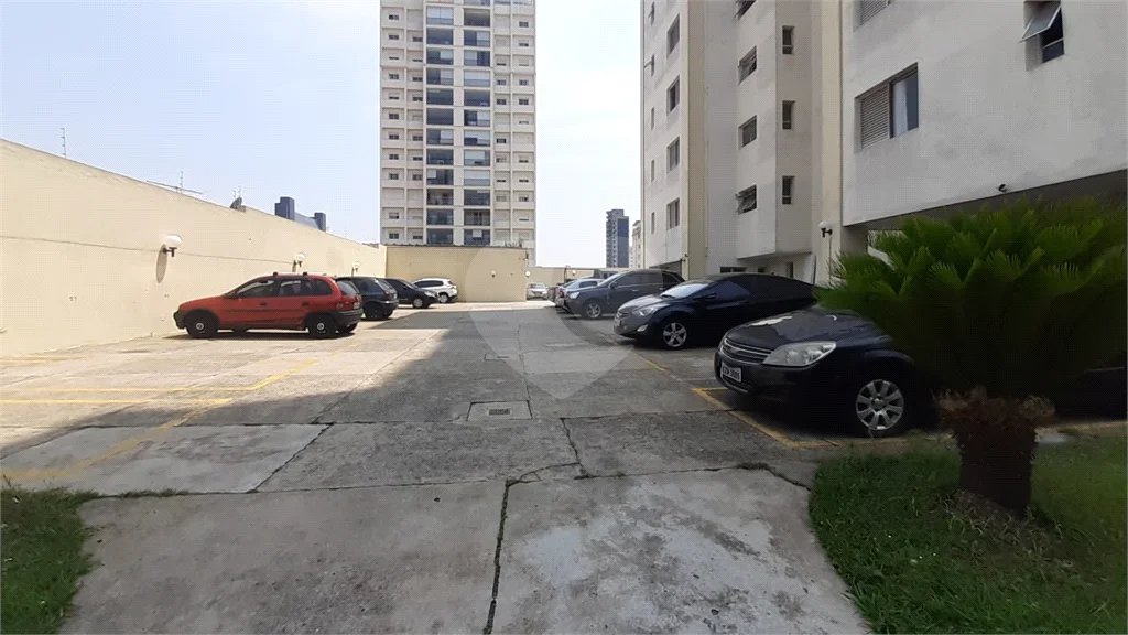 Apartamento de 1 quarto, no térreo, com garagem, para locação no Cambuci