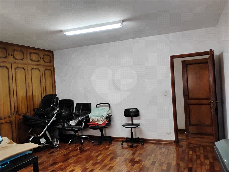 Espaçosa casa à venda na Vila Mascote