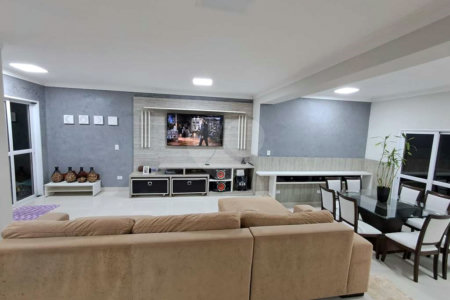 Casa de Alto Padrão à Venda e Locação - Condomínio Vila Verde