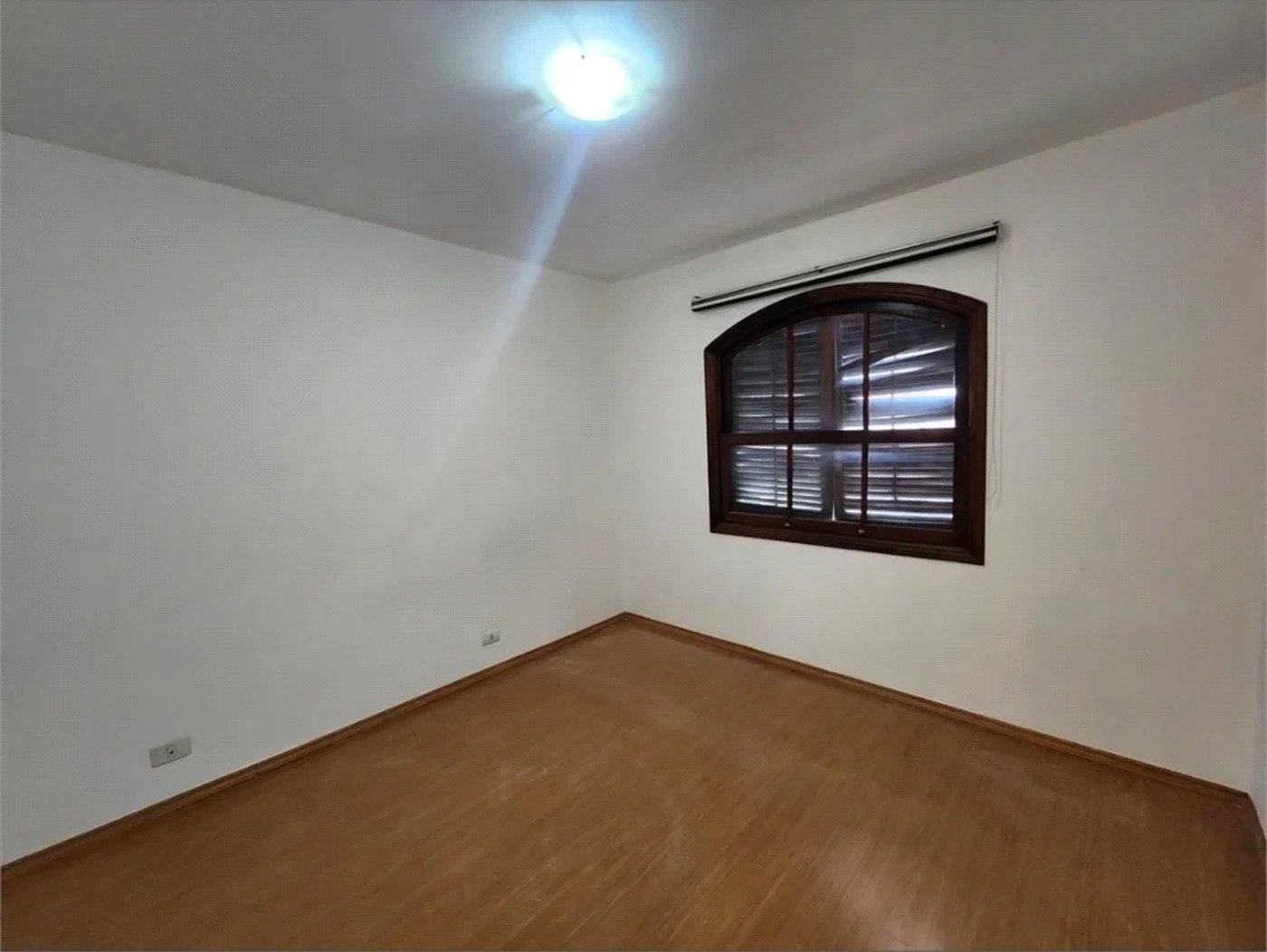 Casa à venda com 3 quartos, sendo 1 suíte,  em Jardim Celeste, São Paulo, SP