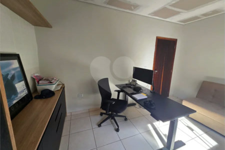 Casa com 3 dormitórios e piscina no Condomínio Cafezal VI em Itupeva SP