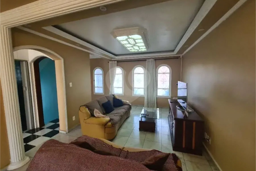 Sobrado com 4 Quartos e 4 banheiros à Venda -337 m² por R$ 850.,000 -- Jardim Vivan,-Jaraguá, São Paulo - SP