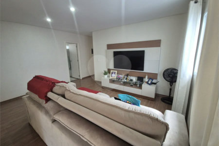 Belíssima Residência de 267 m² com Lazer Privativo no Condomínio Terras do Oriente – Valinhos