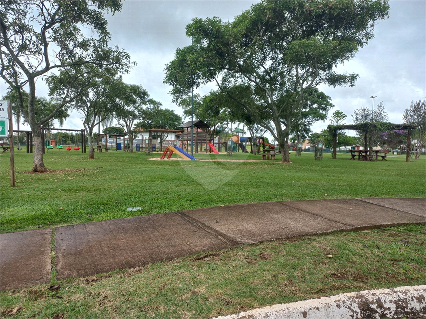Casa com piscina à Venda no Residencial Damha II, São Carlos