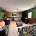 Chácara com excelente infraestrutura, contendo casa com 8 dormitórios, 900 m² de área construída, área total de 3000m², piscina adulto e infantil, churrasqueira, quadra gramada de futebol - Rio Acima - Atibaia/SP 900 m² Área construída 3.000 m² Área do terreno
