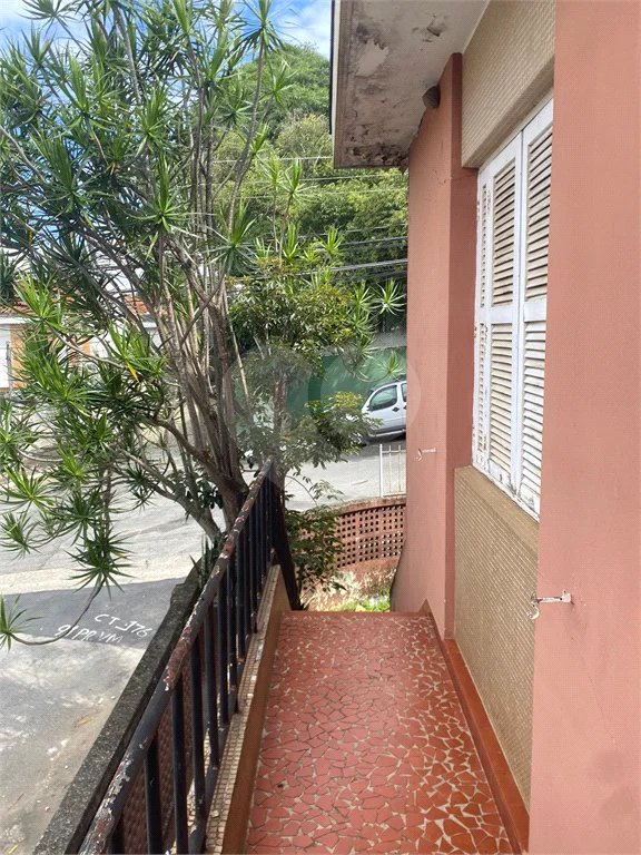 Sobrado á venda em Moema de 280m² com 3 vagas 3 dormitórios e 5 banheiros