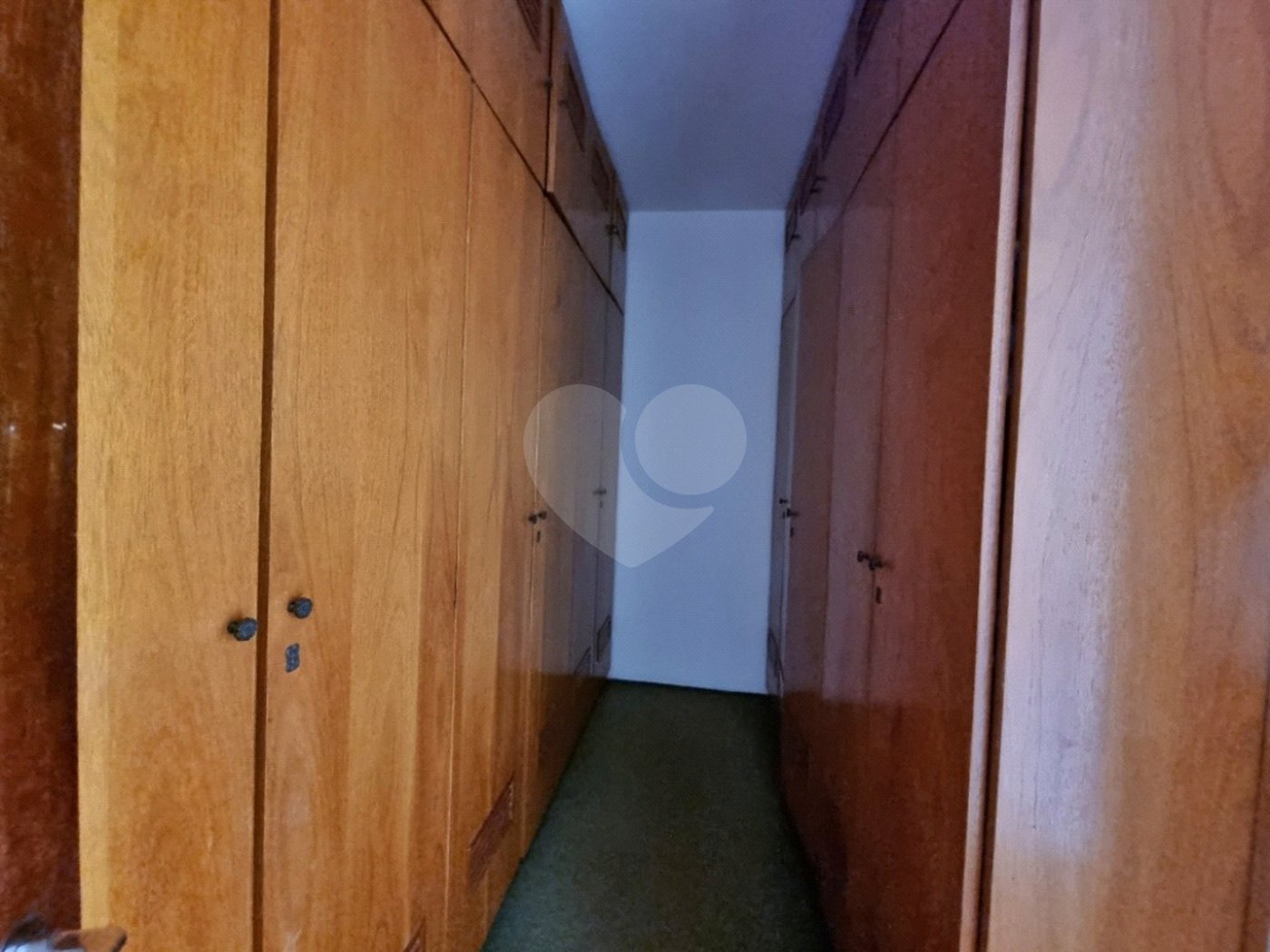 Sobrado com 300m² , 3 dormitórios , sendo 2 suítes , 4 vagas , à venda no Jabaquara.