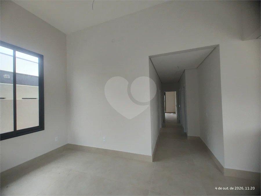 Casa exclusiva em Atibaia de alto padrão com 3 suítes, piscina, espaço gourmet, condomínio fechado, aceita financiamento