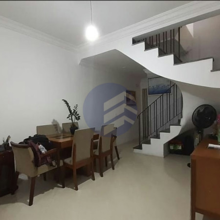 Sobrado espaçoso e completo em condomínio fechado no Bonfiglioli!