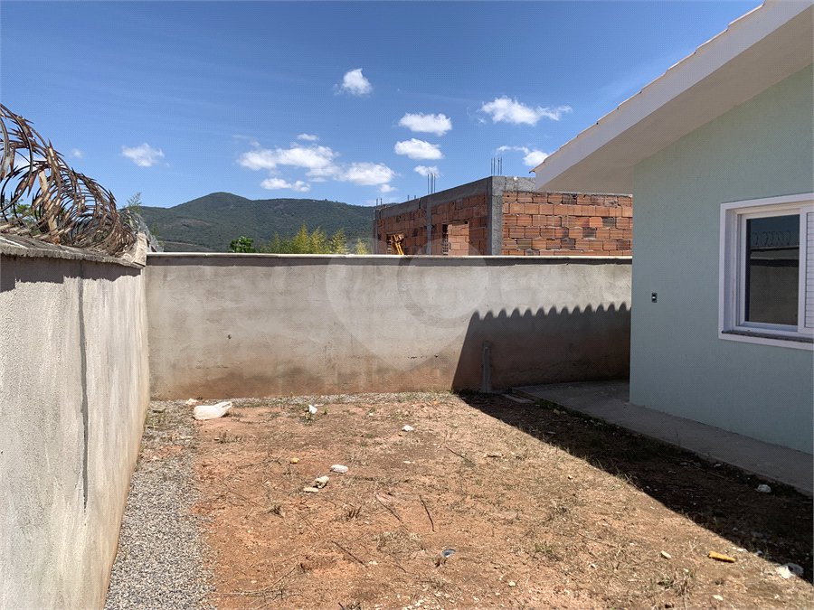 Casa 3 dormitórios - Condomínio MARF 3 - Bom Jesus dos Perdões
