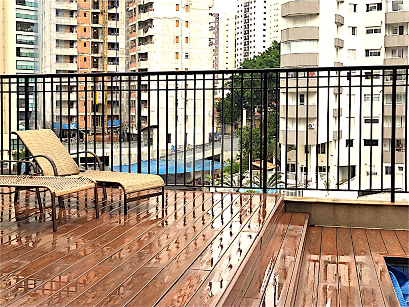 Apartamento na Chácara Inglesa com 2 dormitórios (1 suite), varanda, vista livre e vaga