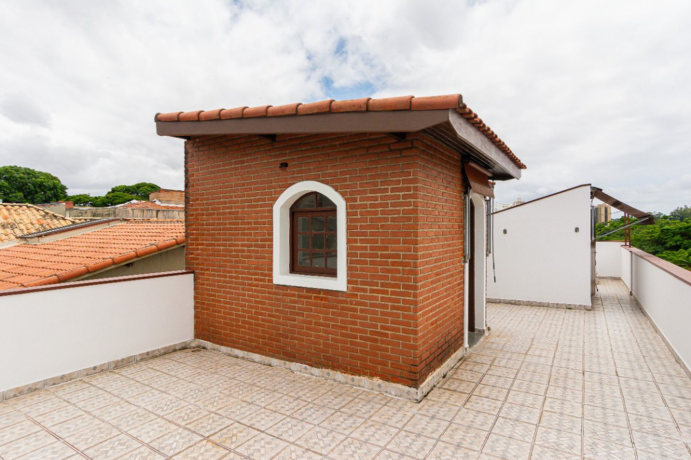 Sobrado à venda 187m² com 5 quartos, sendo 2 suítes, em Conjunto Residencial Butantã próximo à USP