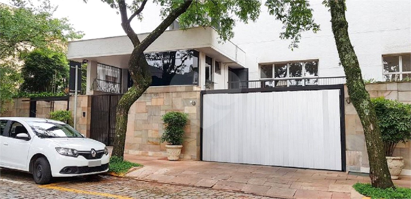 Apartamento no Condomínio Torello Dinucci