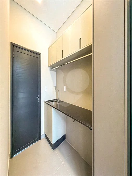 Casa Térrea Evidências - Indaiatuba/SP - R$ 1.950.000,00 - Área Total 307,33 m² - Área Construída 201,90 m² - TÉRREA - 03 suítes sendo a master com closet; Escritório; Lavabo; Cozinha com cooktop, forno, micro-ondas e coifa; Móveis planejados na hall de entrada, sala, escritório, cozinha, gourmet, s