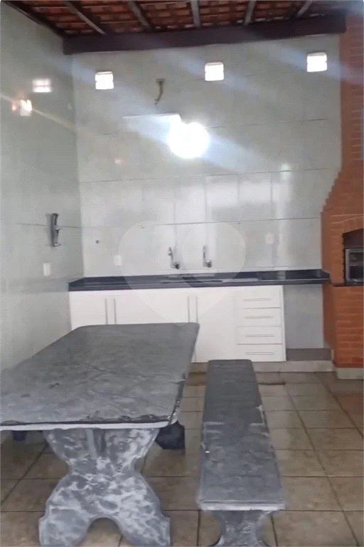 Sobrado de 242 m² com 3 Suítes e 4 Vagas de Garagem no Ipiranga