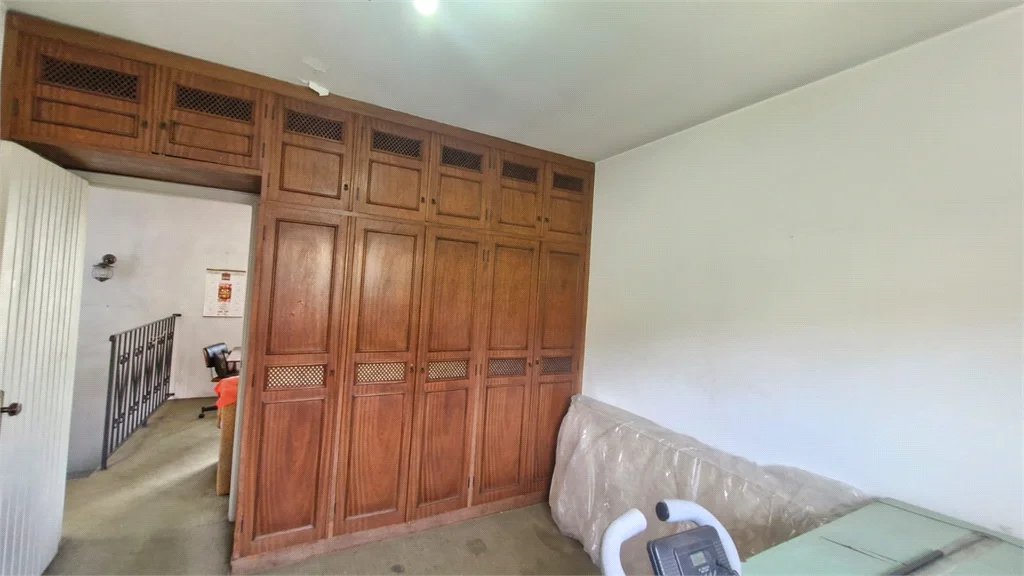 Sobrado à venda com 3 quartos, sendo 1 suíte, em Cidade São Francisco, São Paulo, SP