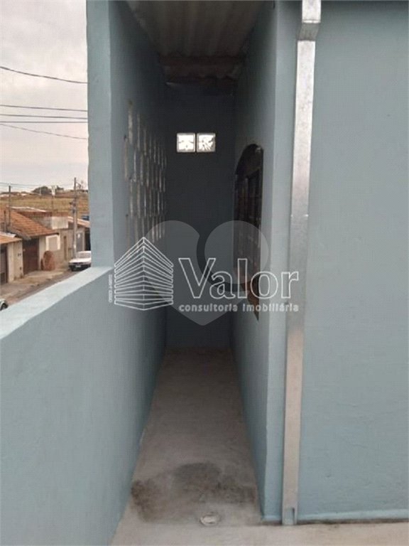 Ótimo salão comercial com uma casa no andar superior