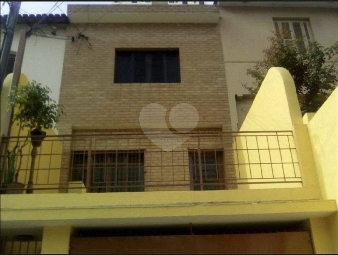 Sobrado à venda na Saúde - 169m² com 3 dormitórios e 2 vagas.