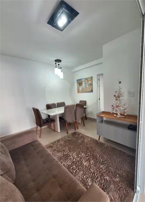 Apartamento com uma suíte para locação ao lado do Shopping Metrô Tatuapé. SP