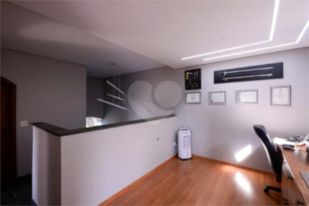 Casa com 4 Dormitórios sendo 1 suíte, com 3 Vagas