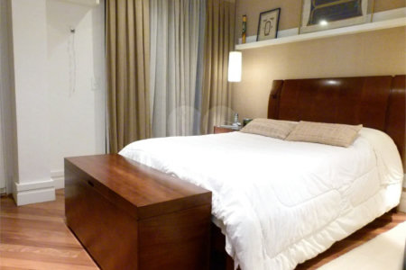 Cobertura Duplex com 126,metros quadrados próximo ao Shopping Pátio Paulista.