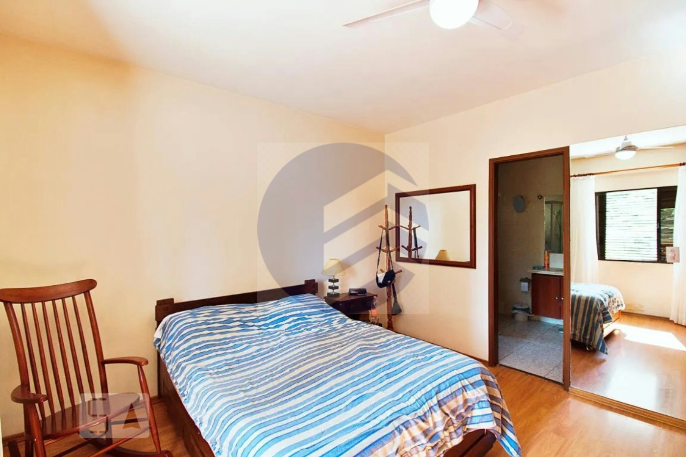 Casa para alugar com 3 quartos, sendo 1 suíte, em Jardim Monte Kemel, São Paulo - SP
