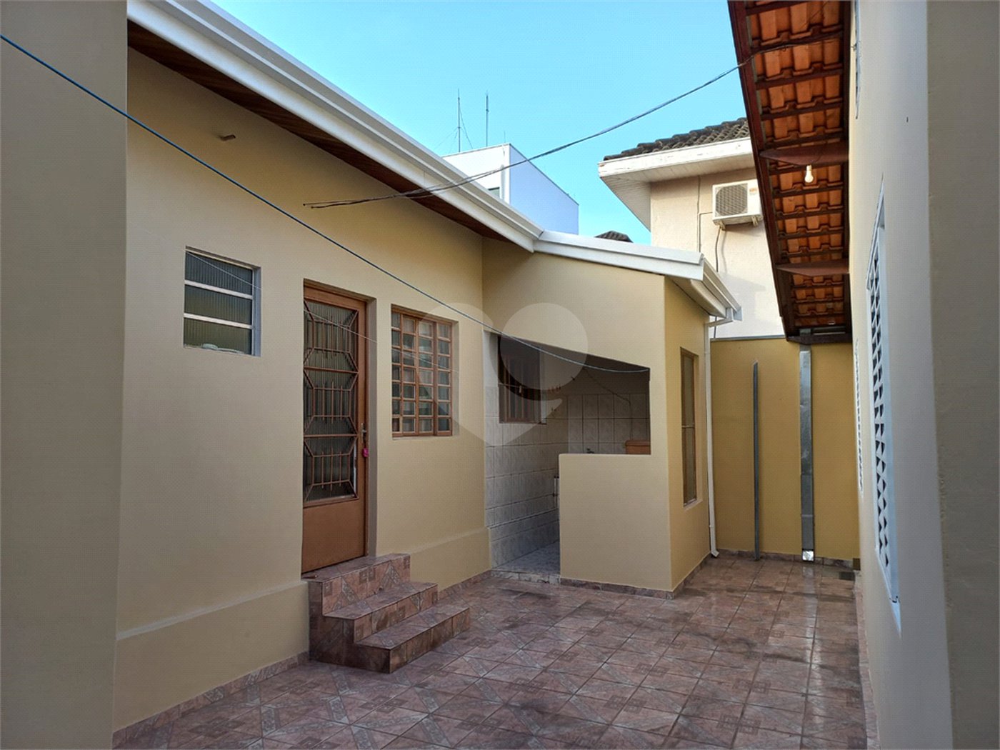 CASA A VENDA NO BAIRRO JARDIM ALVORADA COM 3 DORMITORIOS, 1 SUITE, 3 VAGAS, METRAGEM 250M², Sjc