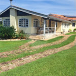 Casa Ampla com 5 Dormitórios, Piscina e Lazer Completo em Terreno de 1.260 m²