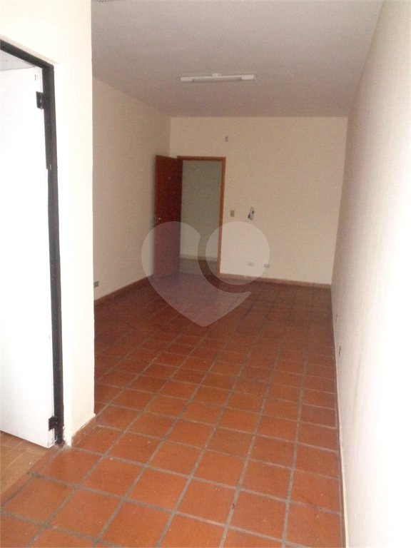 Sala comercial para locação na Lucas
