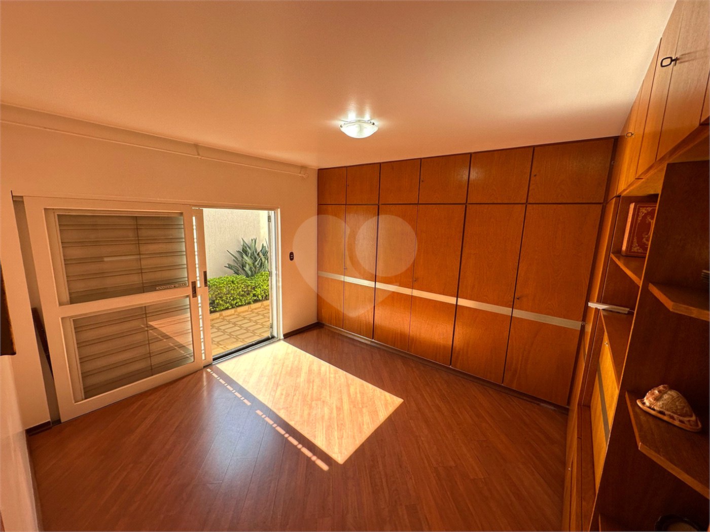 Casa à Venda no Bosque da Saúde com 271m², 3 Dormitórios, 1 Suíte e 4 Vagas