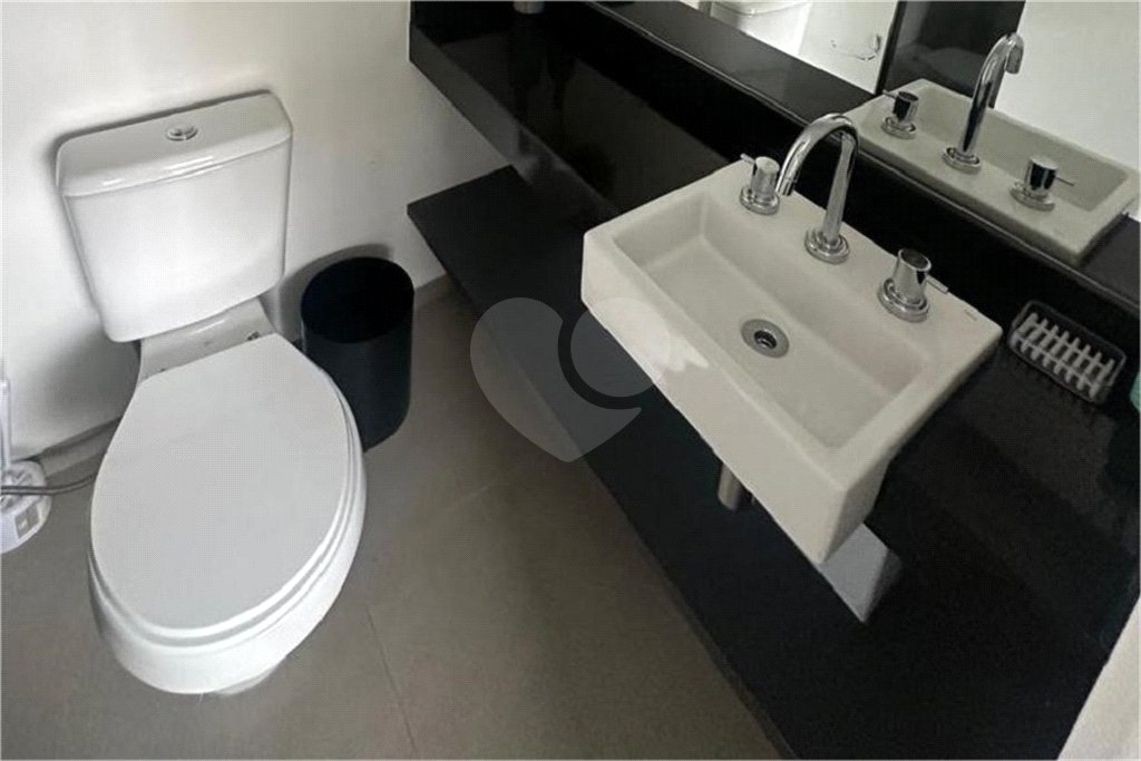 Studio de 28m2 mobiliado com sacada à venda na Bela Vista