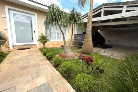 Casa Térrea de Alto Padrão à Venda no Bolsão de Interlagos