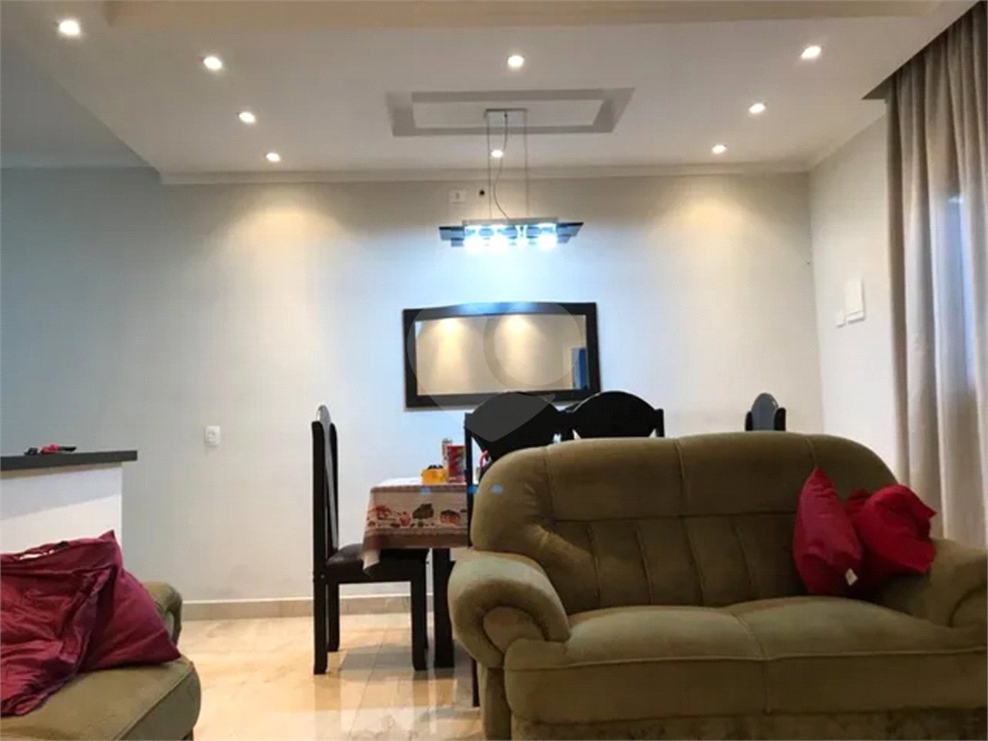 CASA A VENDA NO VILA BRANCA COM 3 DORMITORIOS, 2 BANHEIROS, 2 VAGAS, 175M², JACAREÍ/SP.