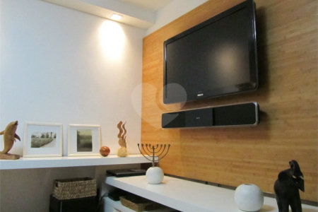 Cobertura Duplex com 126,metros quadrados próximo ao Shopping Pátio Paulista.