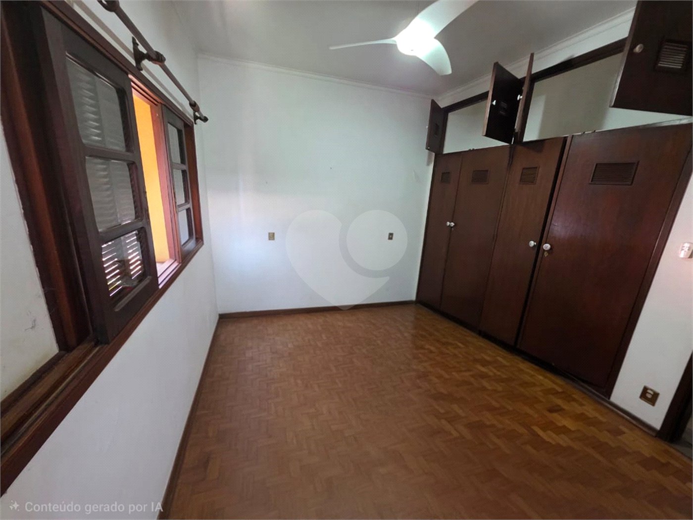 Casa Térrea 5 quartos bem localizada com piscina.
