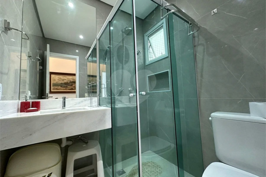 Apartamento à venda com 3 quartos, sendo 1 suíte,  em Riviera de São Lourenço, Bertioga, SP